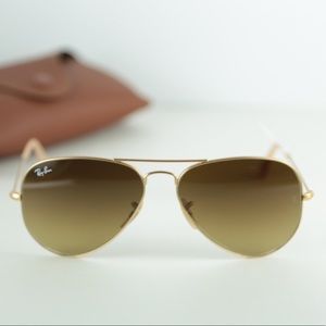 RayBan Large Aviator Matte Gold / Gradient lens